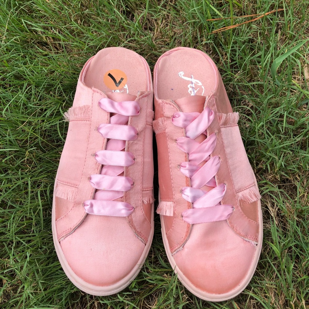 NWOT Free People Mules
